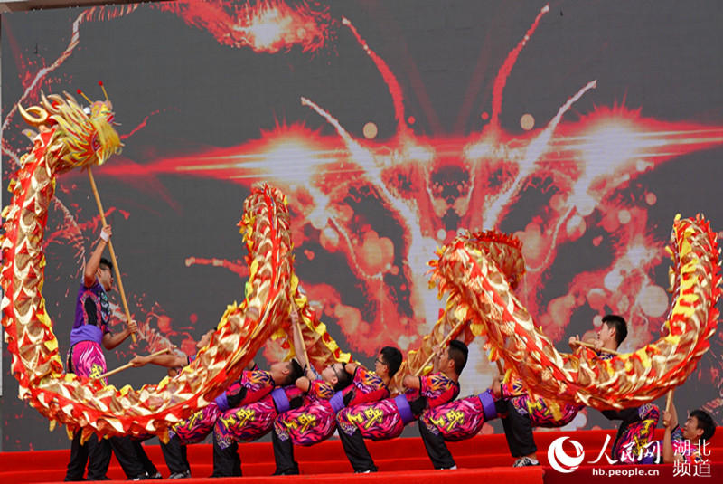 学校丰富多彩的社团活动为学生全面发展提供广阔的舞台。