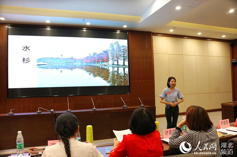 学校经常开展各类演讲比赛，鼓励学生上台演讲，提升演讲口才和综合素质。