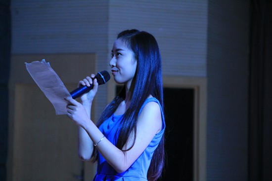 图为：选手配音  王婷 徐浩然摄